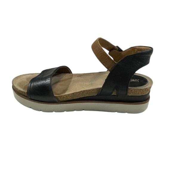 Josef Seibel women's "Clea 01" leather sandals w/backstrap. - Picture 2 of 11